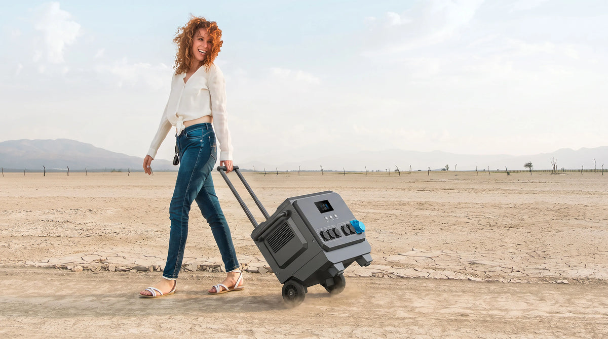 iFORWAY M5002 wheeled portable power station with telescopic handle for easy transport